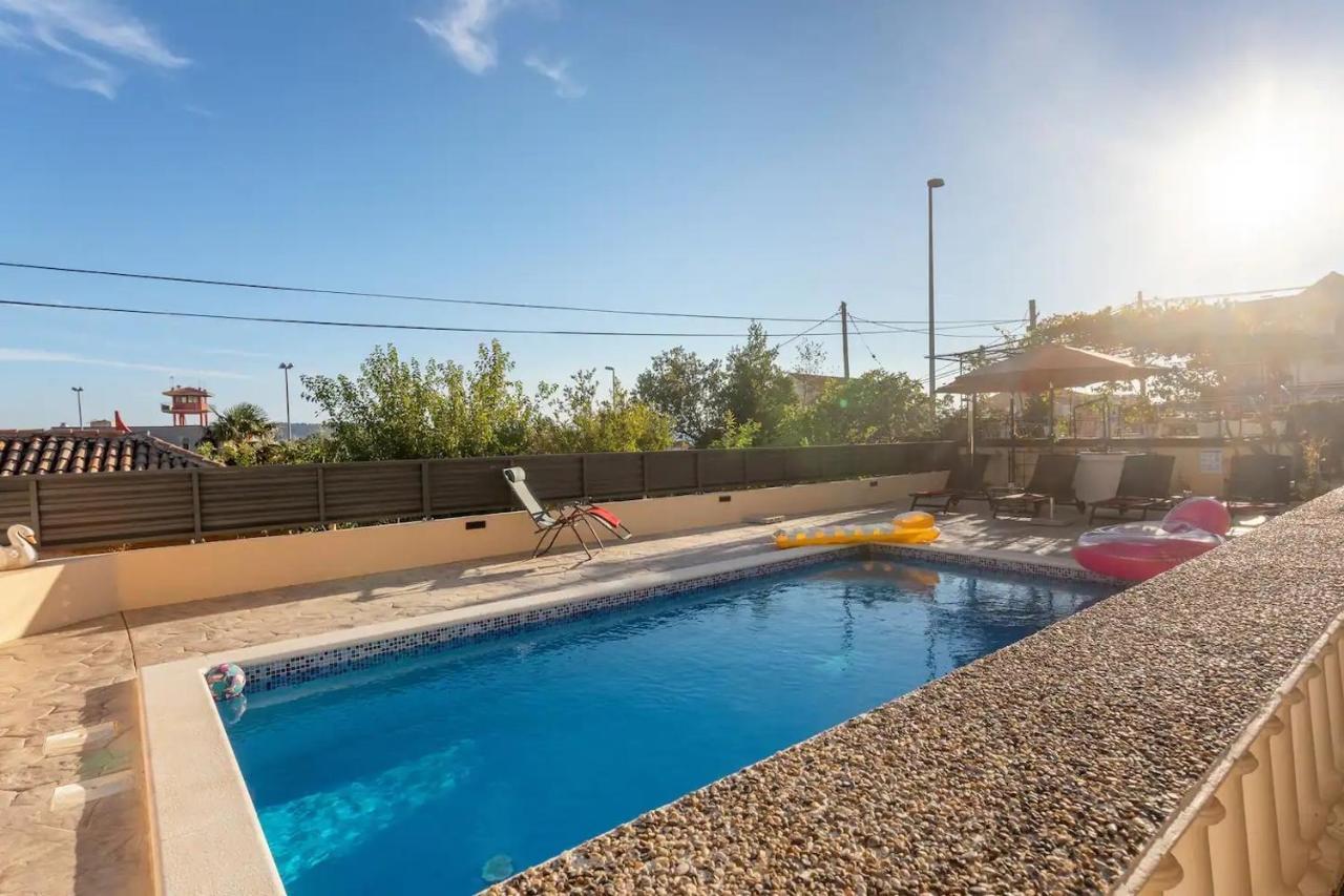 Apartments With A Swimming Pool Kastel Sucurac, Kastela - 21394 Dış mekan fotoğraf