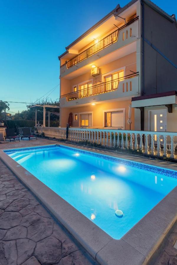 Apartments With A Swimming Pool Kastel Sucurac, Kastela - 21394 Dış mekan fotoğraf