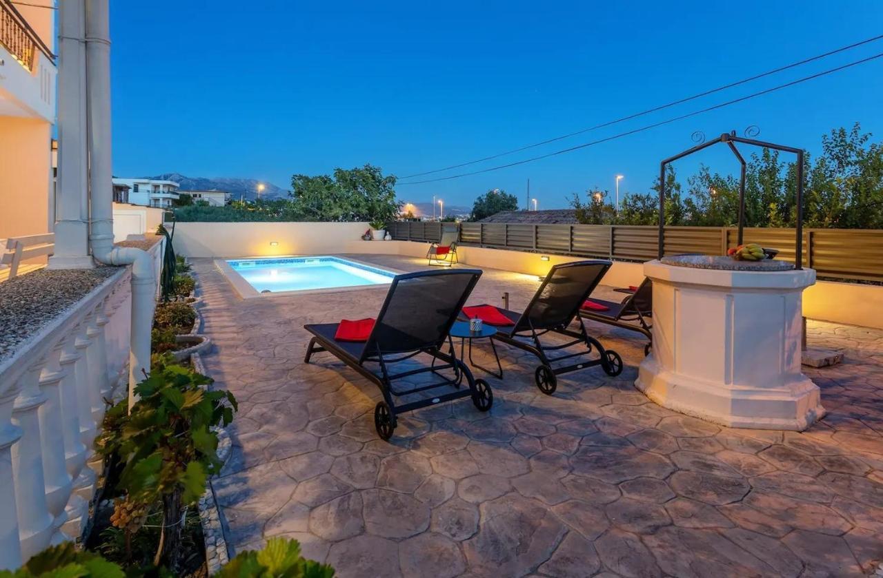 Apartments With A Swimming Pool Kastel Sucurac, Kastela - 21394 Dış mekan fotoğraf