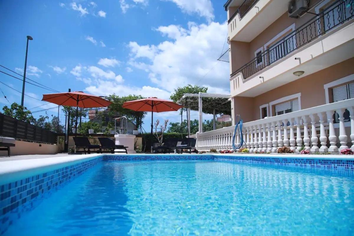 Apartments With A Swimming Pool Kastel Sucurac, Kastela - 21394 Dış mekan fotoğraf